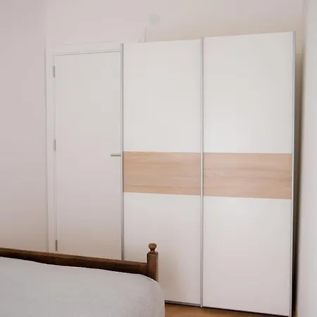 Apartment Downtown, Spacious, 2 Bedroom